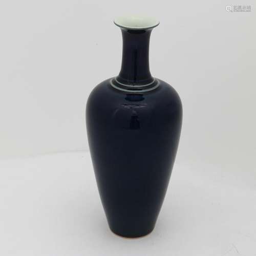 Chinese Qing style  Ji Blue Glaze Vase With  Kangxi