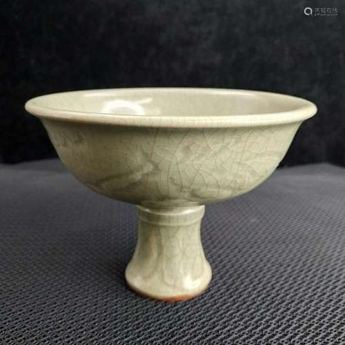 Chinese Yuan Dynasty Longquan Carved Goblet Cup.