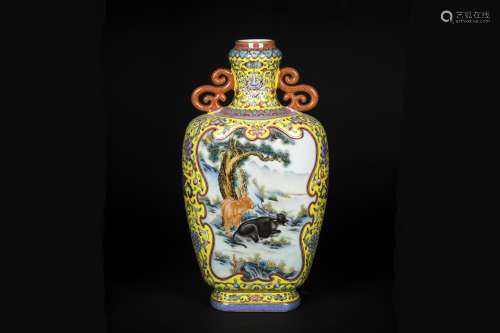 A CHINESE PORCELAIN YELLOW GLAZE FLOWER DOUBLE HANDLE VASE