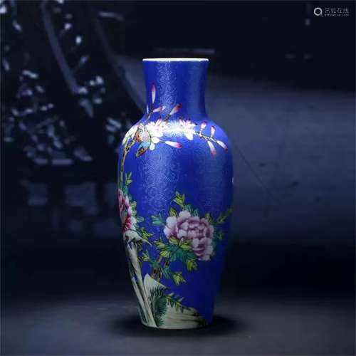 A CHINESE PORCELAIN FLOWER GUANYIN VASE