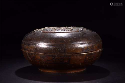 A CHINESE HARDWOOD LACQUER GEM STONE INLAID ROUND BOX