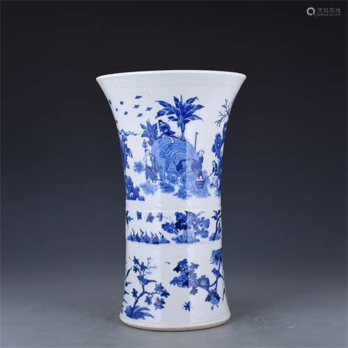 A CHINESE PORCELAIN BLUE AND WHITE FIGURES FLOWER GU VASES