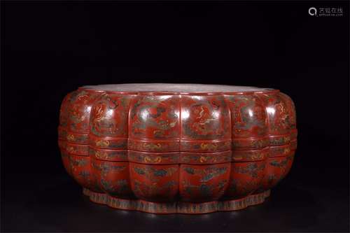 A CHINESE LACQUER PAINTED CLOUDS AND DRAGON FIGURES ROUND BOX