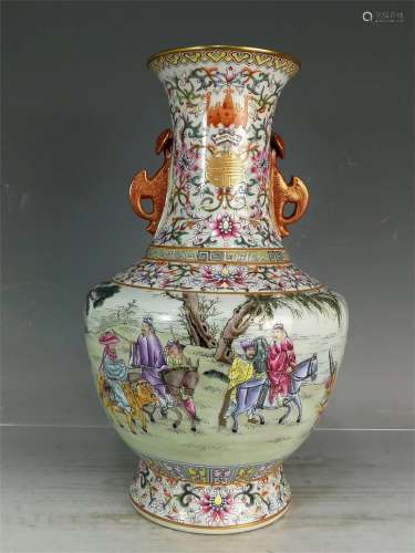 A CHINESE PORCELAIN FIGURE AND STOR DOUBLE HANDLE VASE