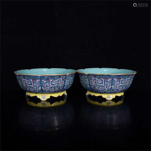 A PAIR OF CHINESE PORCELAIN FLOWER MELON SHAPED BOWLS