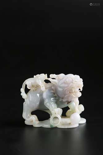 A FINE CHINESE JADEITE CARVED BEAST TABLE ITME