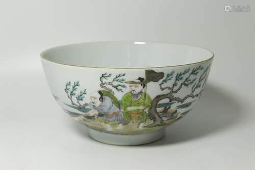 A CHINESE WUCAI PORCELAIN GOLE PAINTED FIGURE BOWL