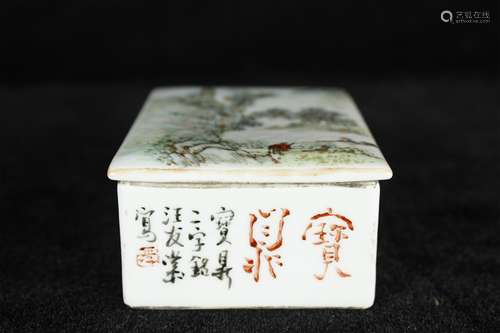 A CHINESE PORCELION MOUNTAIN SQUARE LIDDED BOX