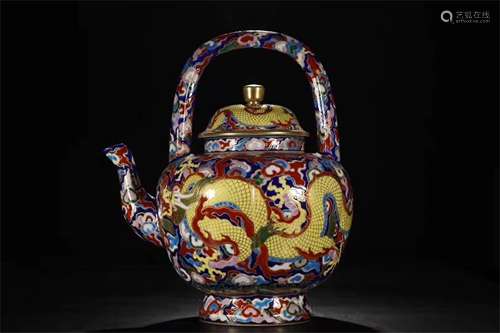 A CHINESE PORCELAIN FAMILLE ROSE DRAGON LONG HANDLE TEAPOT