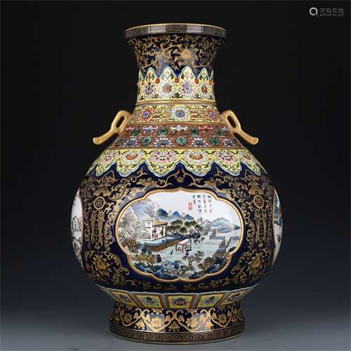 A CHINESE PORCELION GOLE PAINTED DOUBLE HANDLE VASE