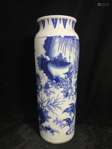 A CHINESE PORCELAIN BLUE AND WHITE FIGURE WITH STORY VASE