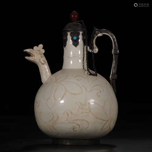 A CHINESE PORCELAIN GLAZE CARVED PHOENIX HEAD TEAPOT