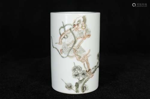 A CHINESE PORCELAIN FAMILLE ROSE FIGURES BRUSH POT