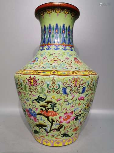 A CHINESE PORCELAIN GLAZE FAMILLE ROSE FLOWER VASE