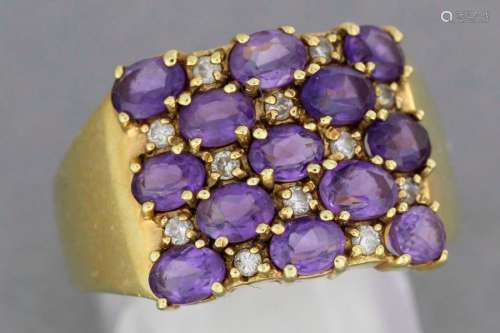 Gold ring set with amethysts and diamonds Gross we…