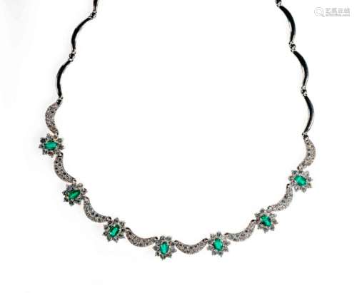 Necklace in white gold set with seven emeralds tot…