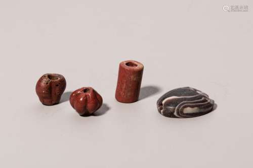 33 antic ceramics, glass and stone beads