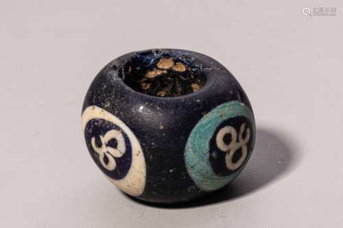 Antic Osselet glass bead