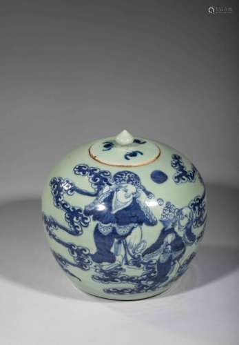 Qing porcelain covered globular pot