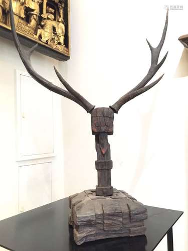 Zhou wooden stylized figure of a deer