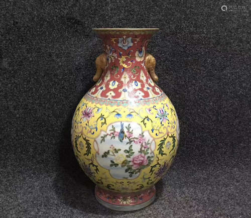 FAMILLE ROSE 'FLOWERS AND VINES' JAR WITH HANDLES