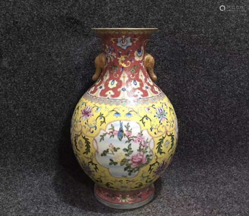 FAMILLE ROSE 'FLOWERS AND VINES' JAR WITH HANDLES