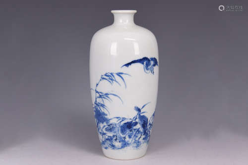 BLUE AND WHITE 'BIRDS' VASE