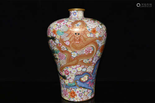 FAMILLE ROSE AND GILT 'DRAGONS AND FLOWERS' VASE, MEIPING