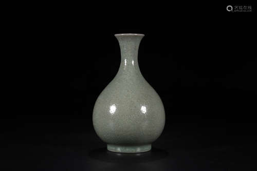 CELADON GLAZED VASE, YUHUCHUN