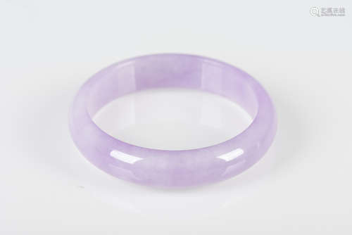 JADEITE ROUND BANGLE WITH AIGL CERTIFICATE