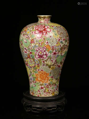 FAMILLE ROSE AND GILT 'HUNDRED FLOWERS' VASE, MEIPING