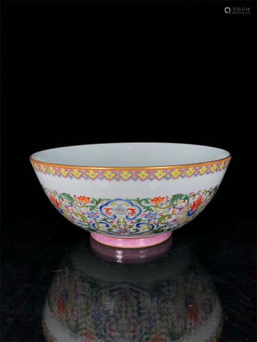 FAMILLE ROSE 'FLOWERS' BOWL