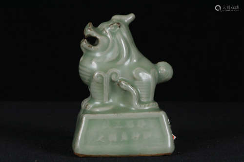 LONGQUAN WARE 'MYTHICAL BEAST' STAMP SEAL