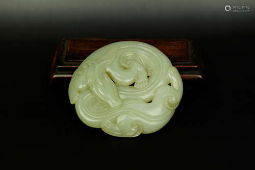 HETIAN JADE CARVED 'CHILONG' PAPER WEIGHT