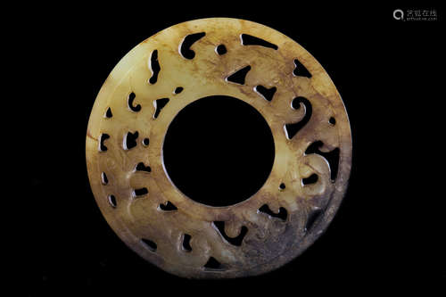 JADE OPENWORK CARVED 'DRAGON' DISC ORNAMENT