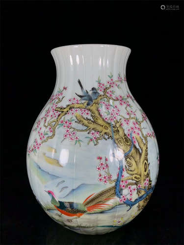 FAMILLE ROSE AND MELON SHAPED 'FLOWERS AND BIRDS' VASE, ZUN