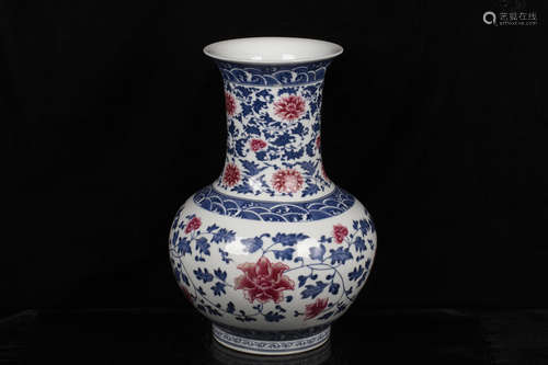 BLUE AND WHITE UNDERGLAZED RED 'FLOWERS' VASE