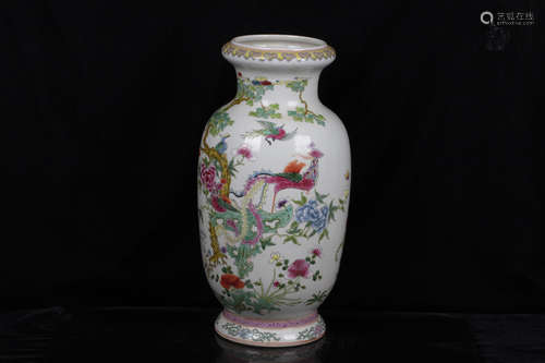 FAMILLE ROSE 'FLOWERS AND BIRDS' VASE