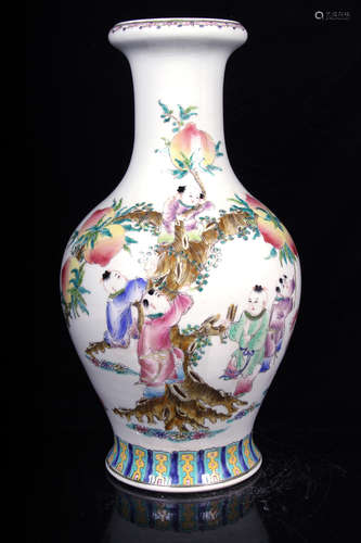 FAMILLE ROSE 'CHILDREN AND PEACHES' VASE