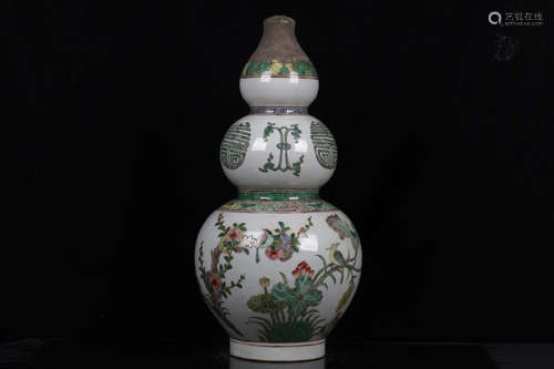 WUCAI 'FLOWERS AND BIRDS' GOURD VASE