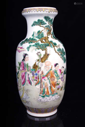 FAMILLE ROSE 'LONGEVITY' VASE