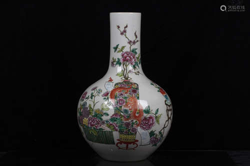 FAMILLE ROSE 'FLOWERS AND DRAGON' VASE