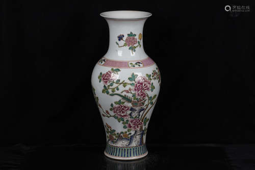 FAMILLE ROSE 'FLOWERS AND VINES' VASE