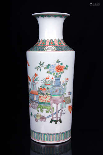 FAMILLE ROSE 'FLOWERS' VASE