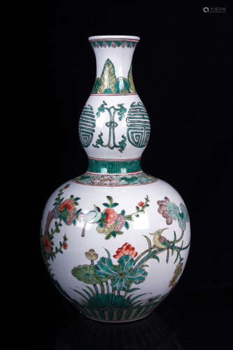 WUCAI 'FLOWERS AND BIRDS' DOUBLE GOURD VASE