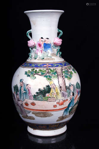 FAMILLE ROSE 'PEOPLE' VASE WITH HANDLES