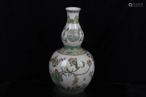 FAMILLE VERTE 'FLOWERS AND BIRDS' DOUBLE GOURD VASE