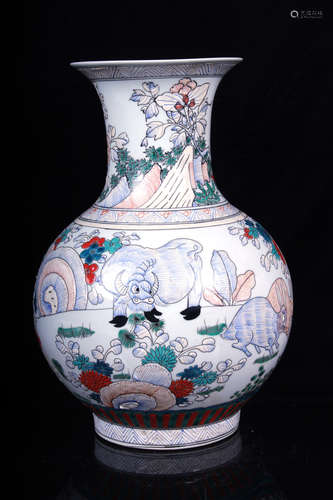 WUCAI 'ANIMALS' VASE