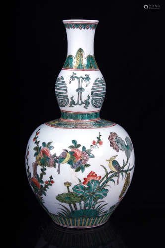 FAMILLE ROSE 'FLOWERS AND BIRDS' DOUBLE GOURD VASE