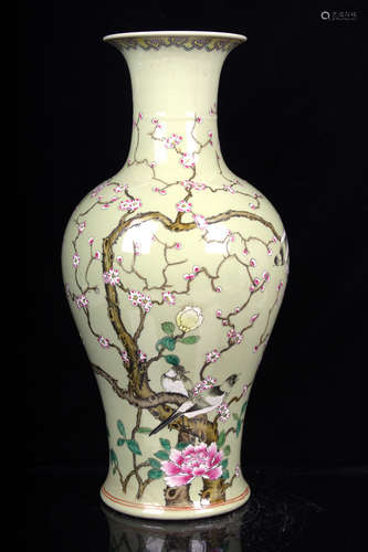 FAMILLE ROSE 'FLOWERS AND BIRDS' VASE